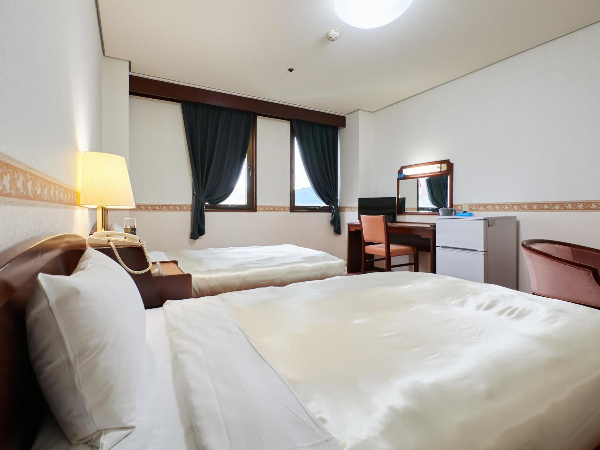 Ecohotel Toyama Station Buitenkant foto
