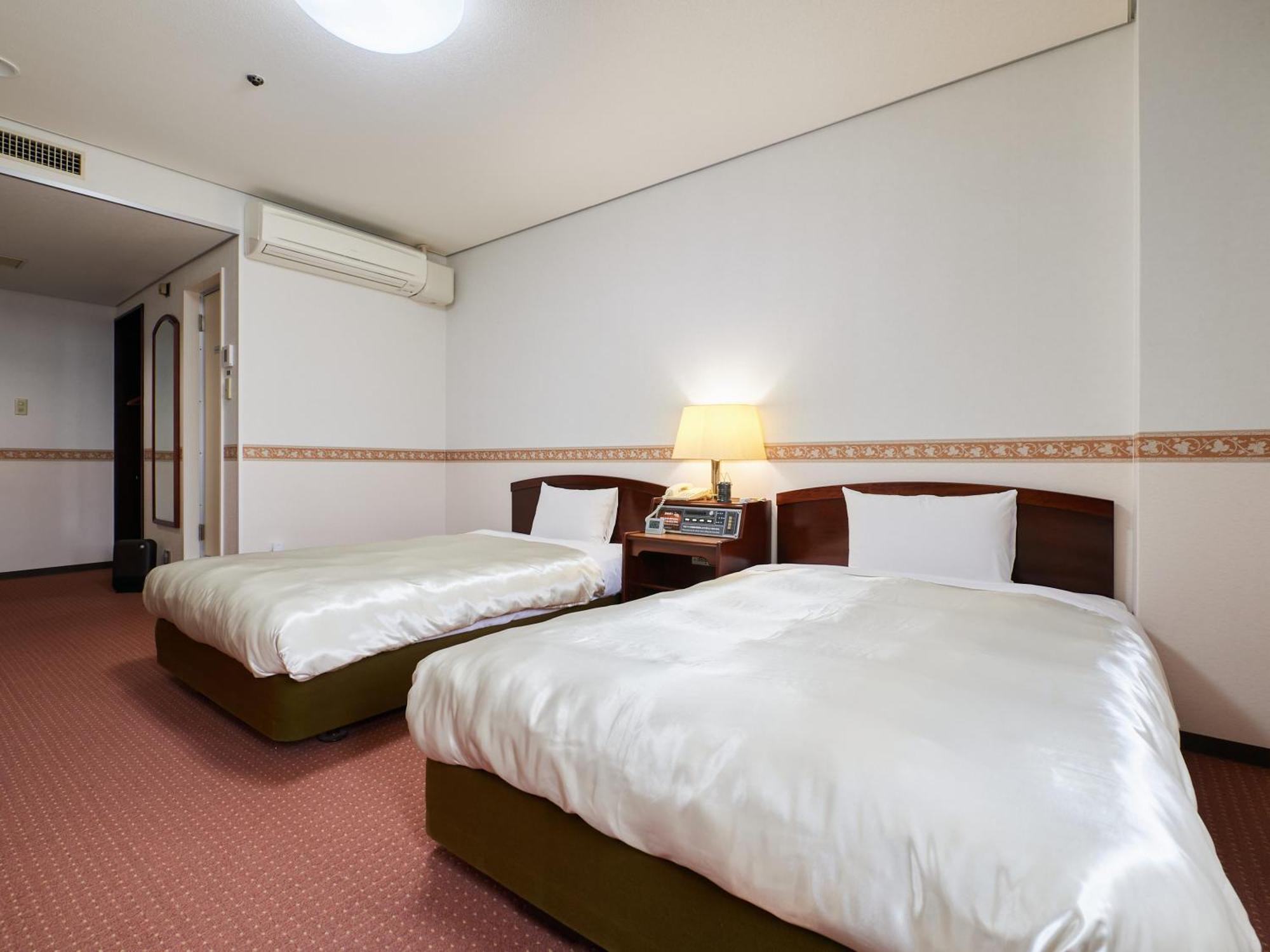 Ecohotel Toyama Station Buitenkant foto