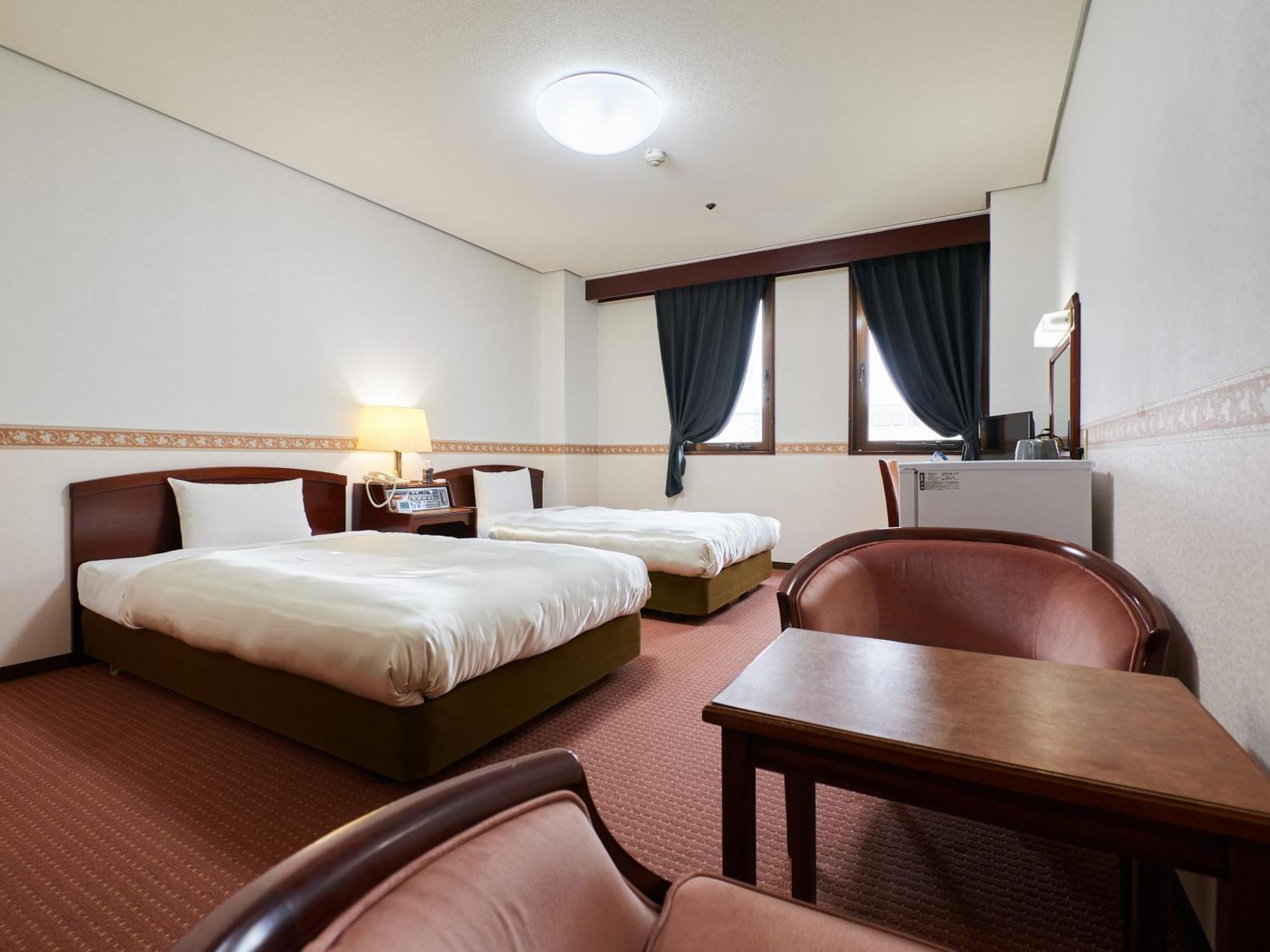 Ecohotel Toyama Station Buitenkant foto